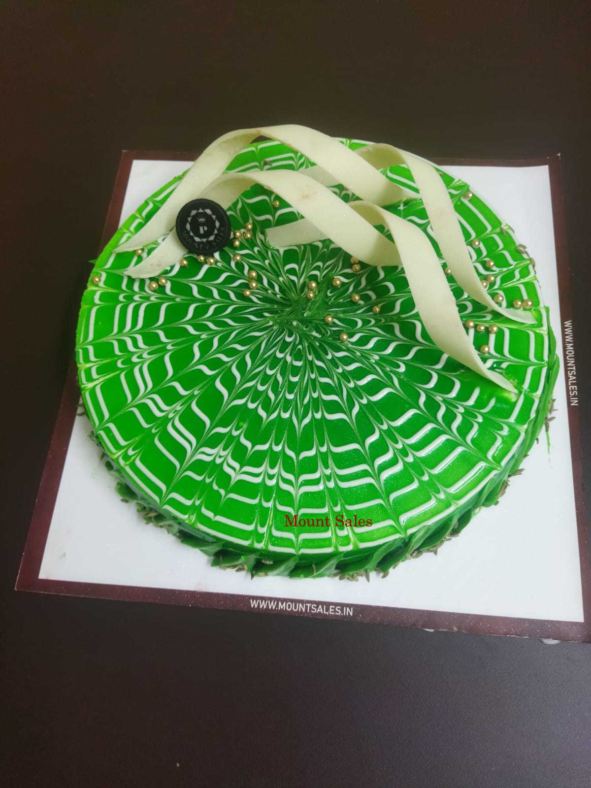 Premium RED N White Velvet Cake